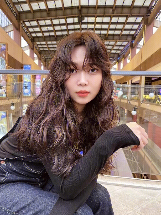 科技与时尚完美融合，女生最新烫发发型欣赏